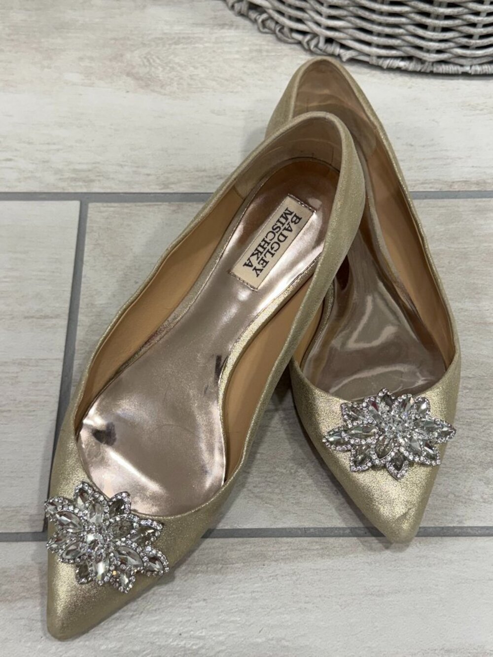 Badgley Mischka Champagne Gold Pointed Toe Crystal Embellishments, sz 7
